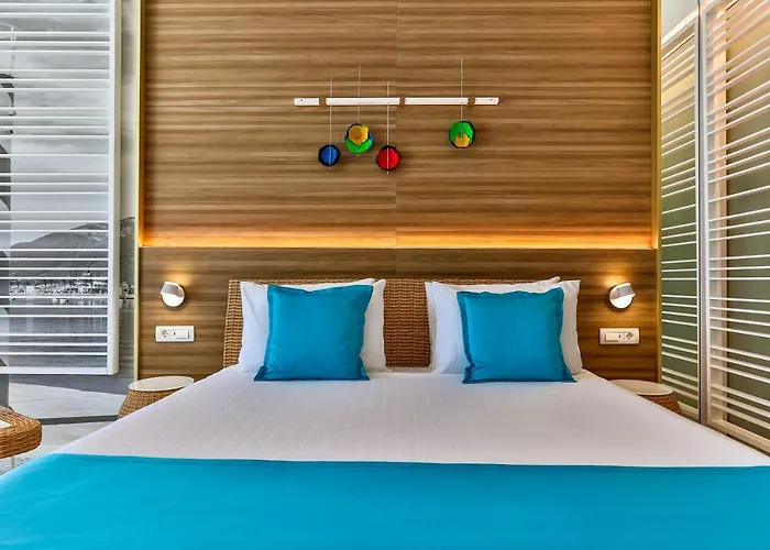 Carine Hotel Kumbor Superior