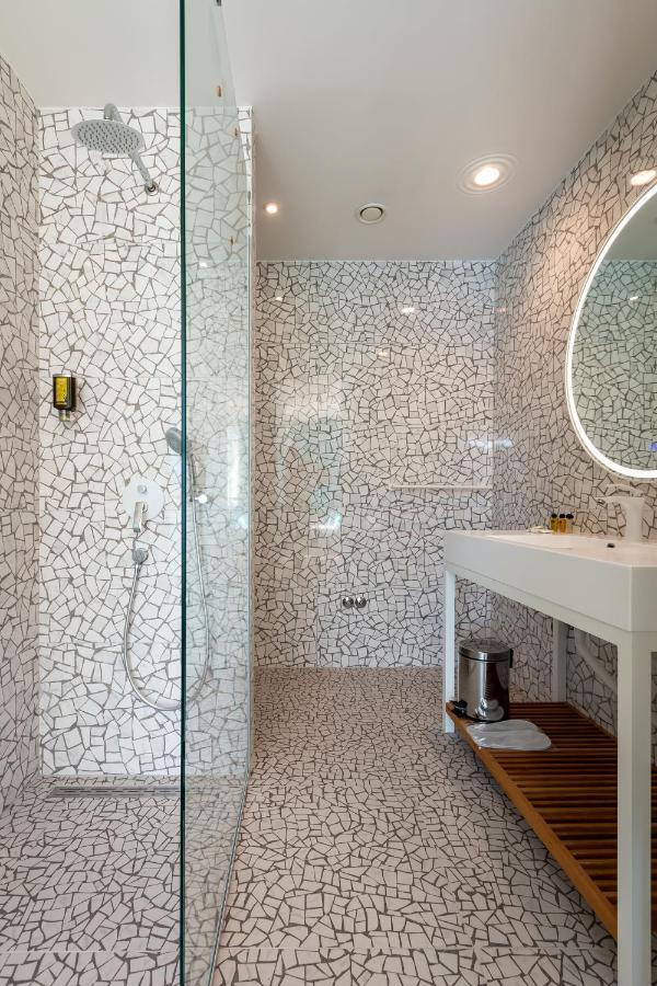 Carine Kumbor Superior Hotel 4*